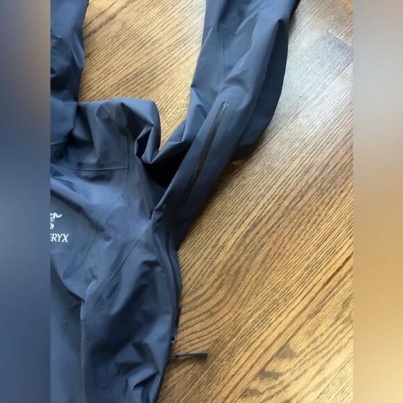 Arc'teryx  Beta SL Jacket - Women's - Picture 6 of 10